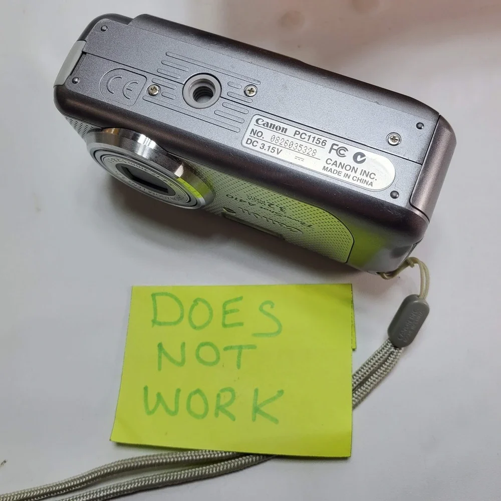 Canon PowerShot A410 Digital Camera Silver 3.2MP Point & Shoot FOR PARTS REPAIR